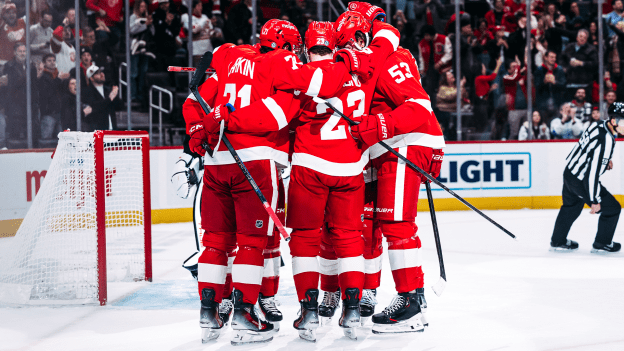 RECAP: Kane nets go-ahead goal as Red Wings down Flyers, 6-4, for second straight win on home ice