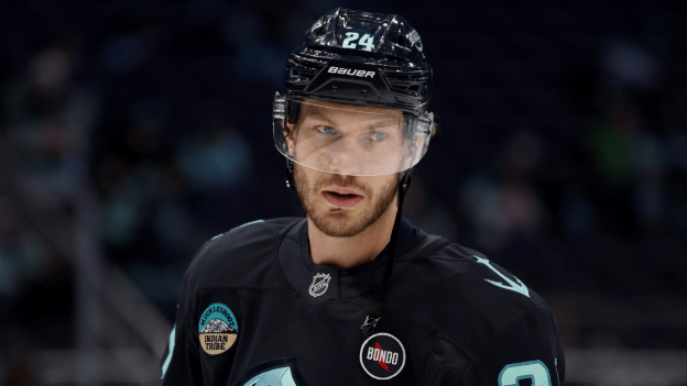 #24 Jamie Oleksiak