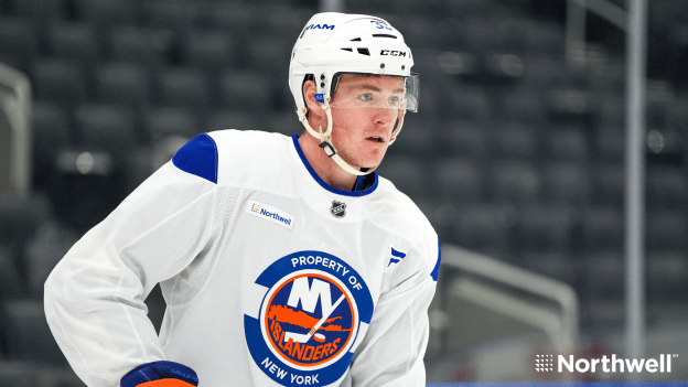 PHOTOS: Islanders Morning Skate Nov. 12