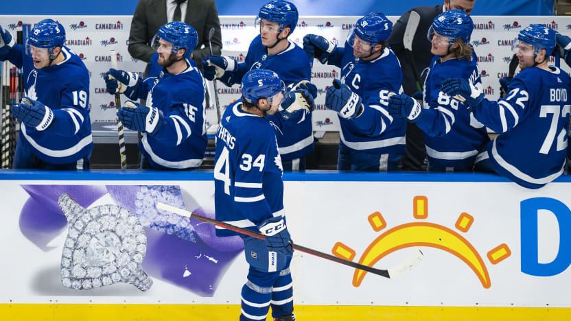 Vancouver Canucks defeat Toronto Maple Leafs