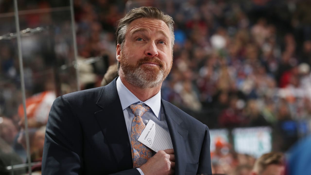 Roy fue contratado como entrenador de los Islanders para reemplazar a Lambert.