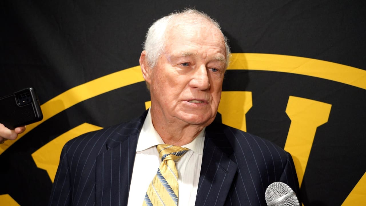 Press Room Wayne Cashman Boston Bruins