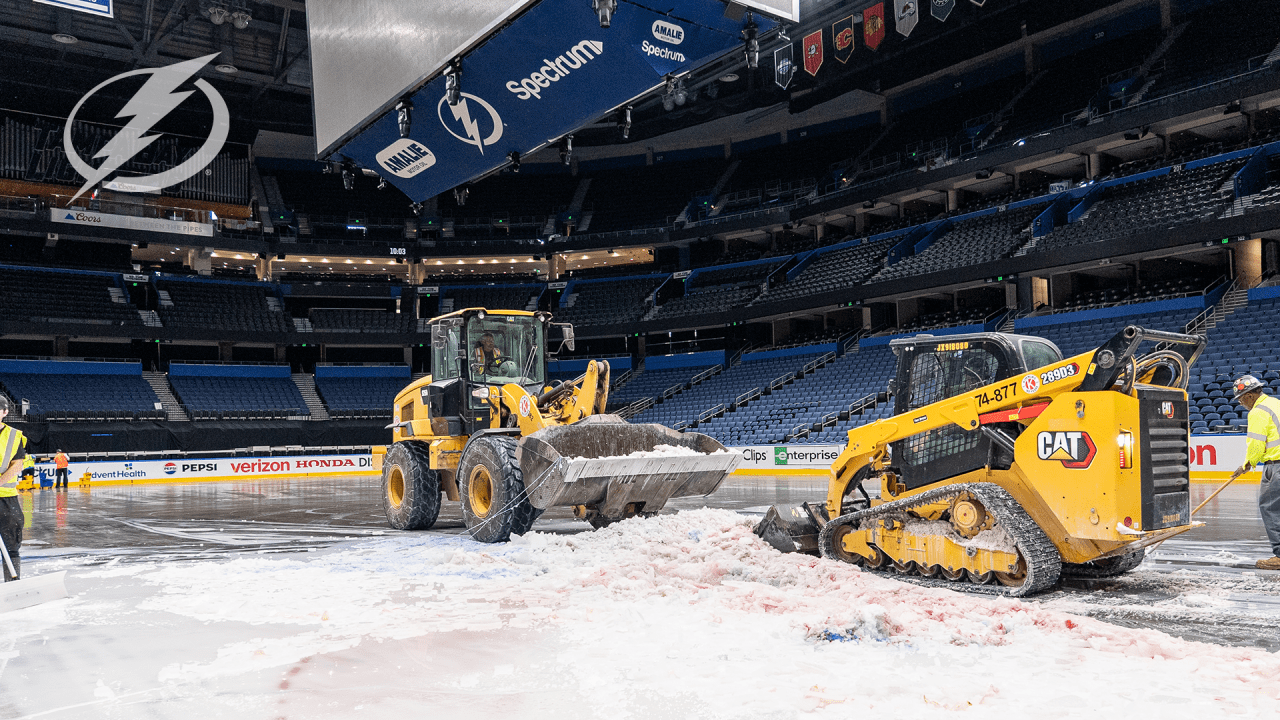 The great melt: Staff dismantle 2024-25 ice surface at AMALIE Arena  | Tampa Bay Lightning