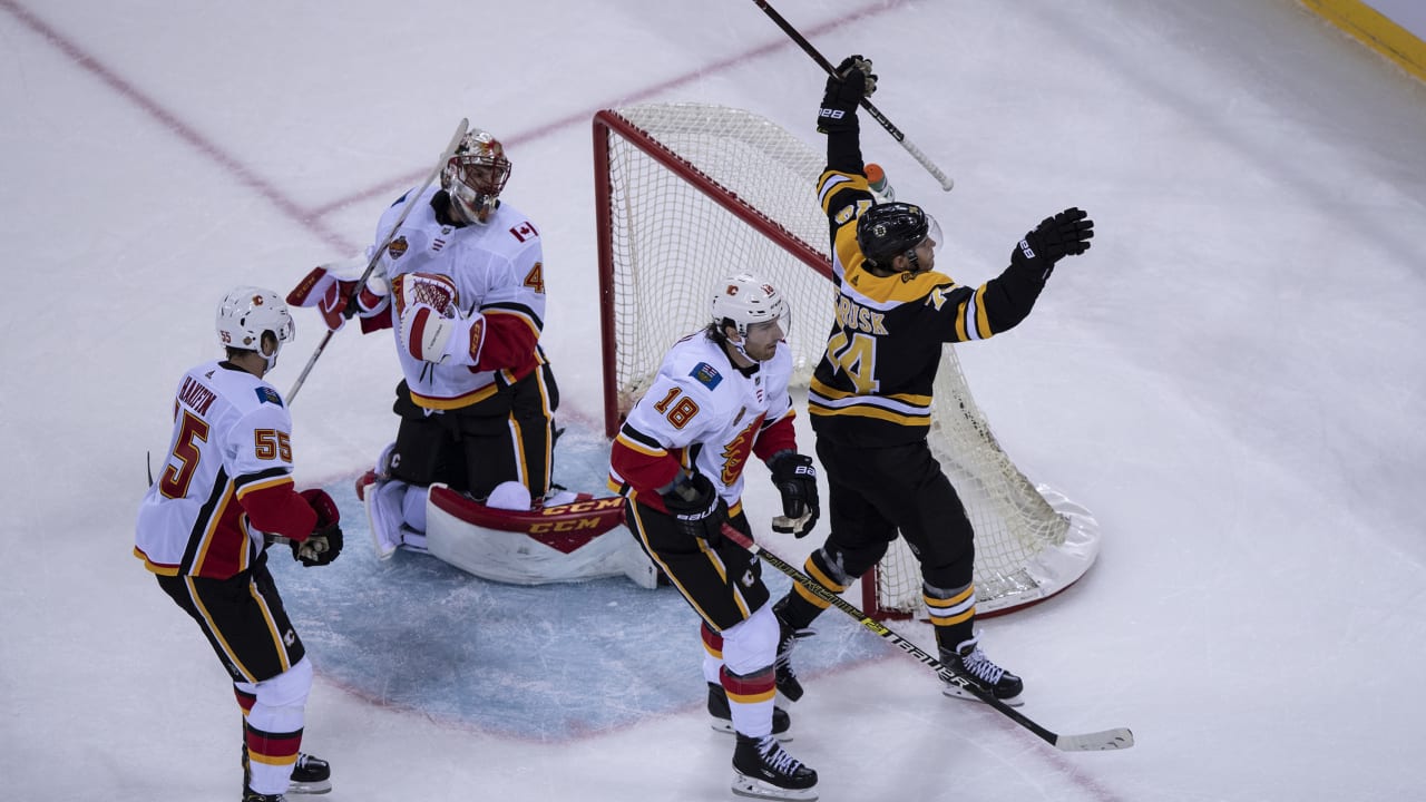 Bruins' DeBrusk, Pastrnak score in shootout to beat Isles