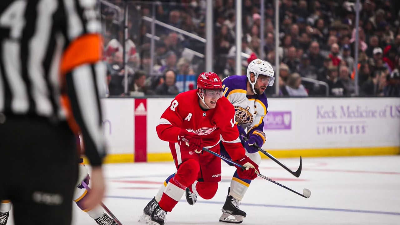 RECAP: Red Wings' Third-period Rally Comes Up Short In 4-3 Loss To ...