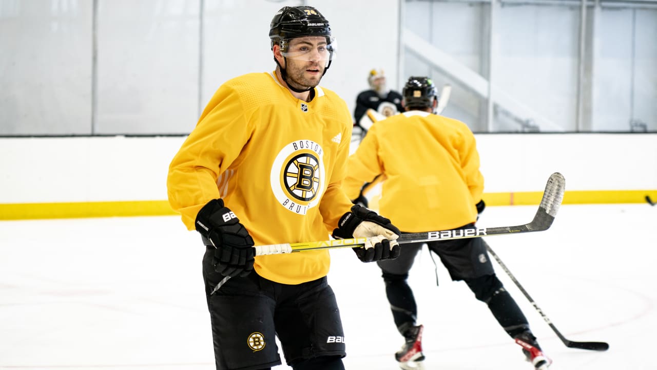 Heinen 'Happy to Be Back' With Boston Bruins