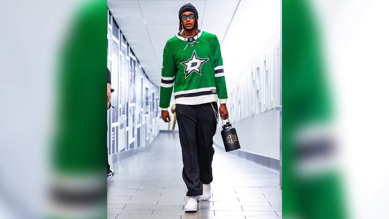 Myles Turner wears Stars jersey before Game 3 of NBA Finals | NHL.com