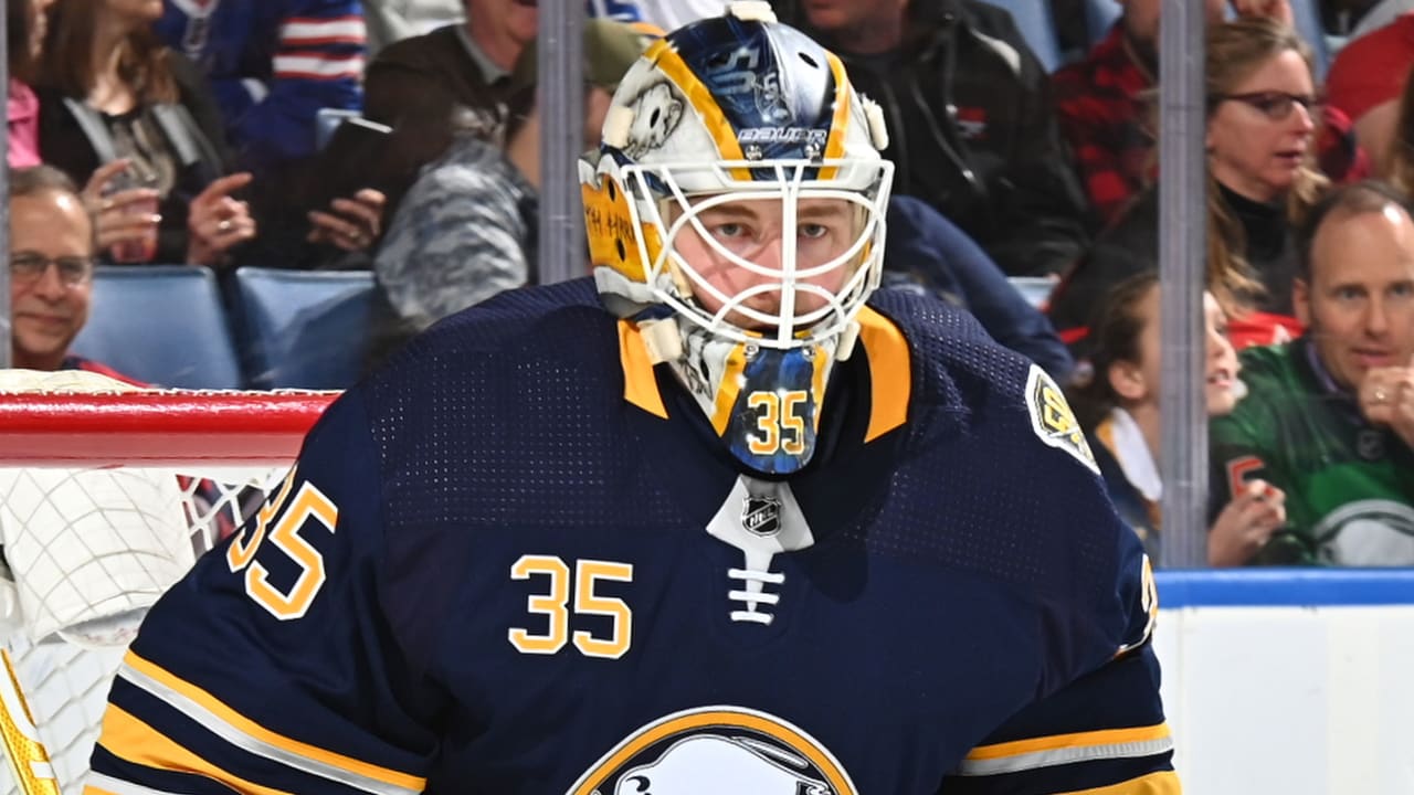 Ullmark signs one-year, $2.6 million contract with Sabres