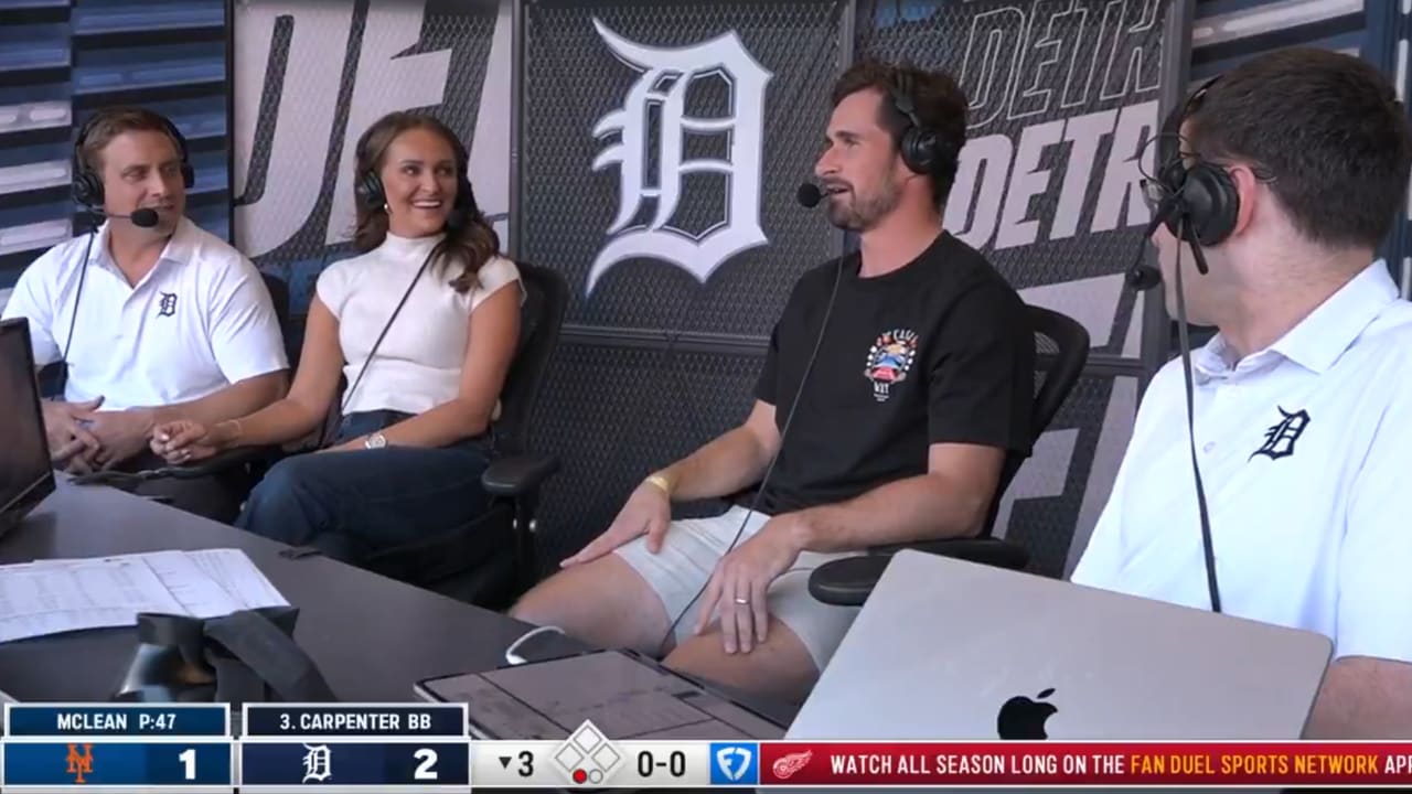 Larkin joins Tigers broadcast booth during MLB game | NHL.com
