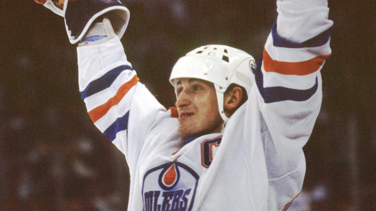 Edmonton Oilers history: Wayne Gretzky scores five goals to hit 50 in 39  games, becomes fastest NHL player to reach mark in 7-5 win over  Philadelphia Flyers, Dec. 30, 1981