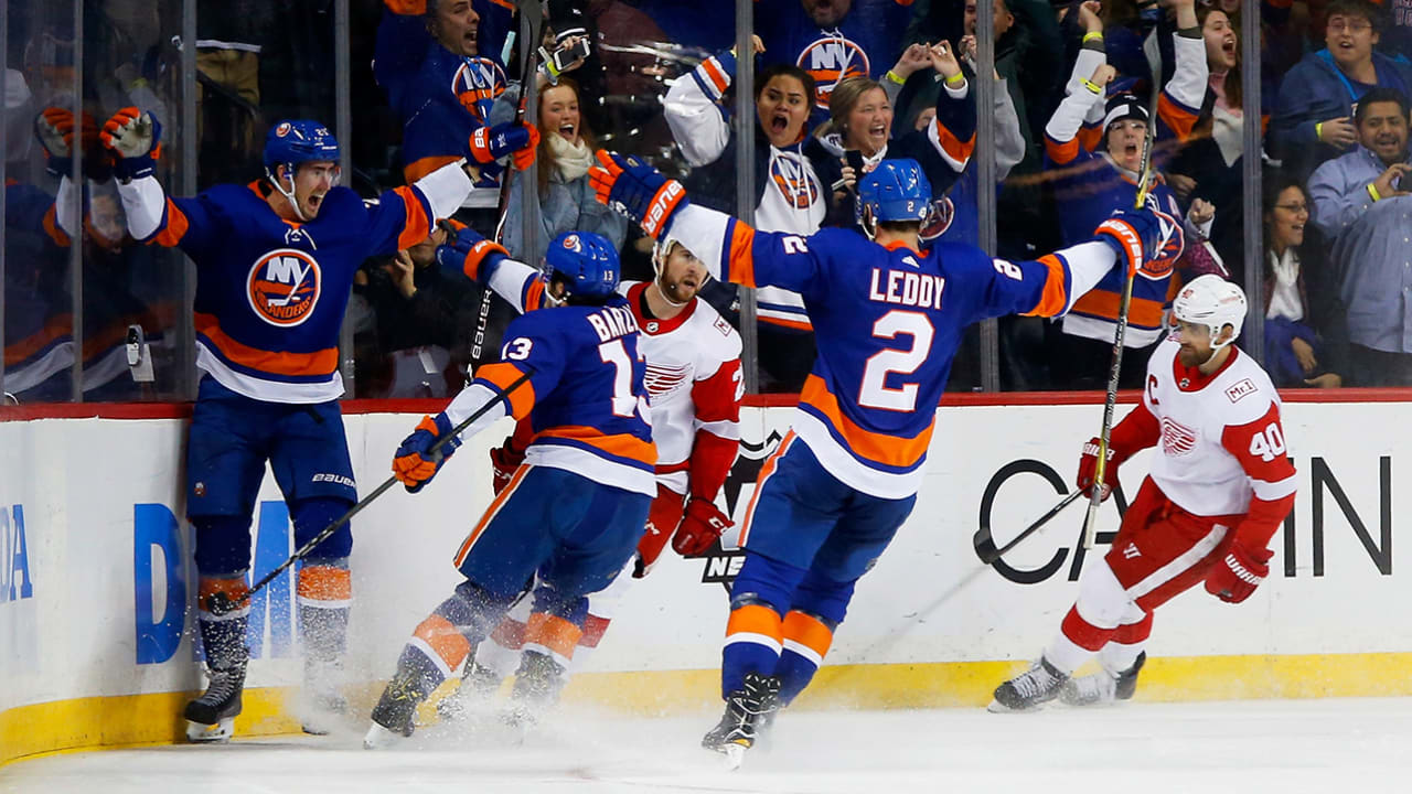 Islanders Roll to Win, Putting More Heat on Flyers Coach - The New