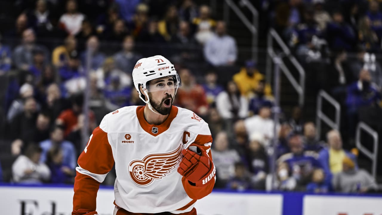 DET@STL: Larkin scores goal against Jordan Binnington | Detroit