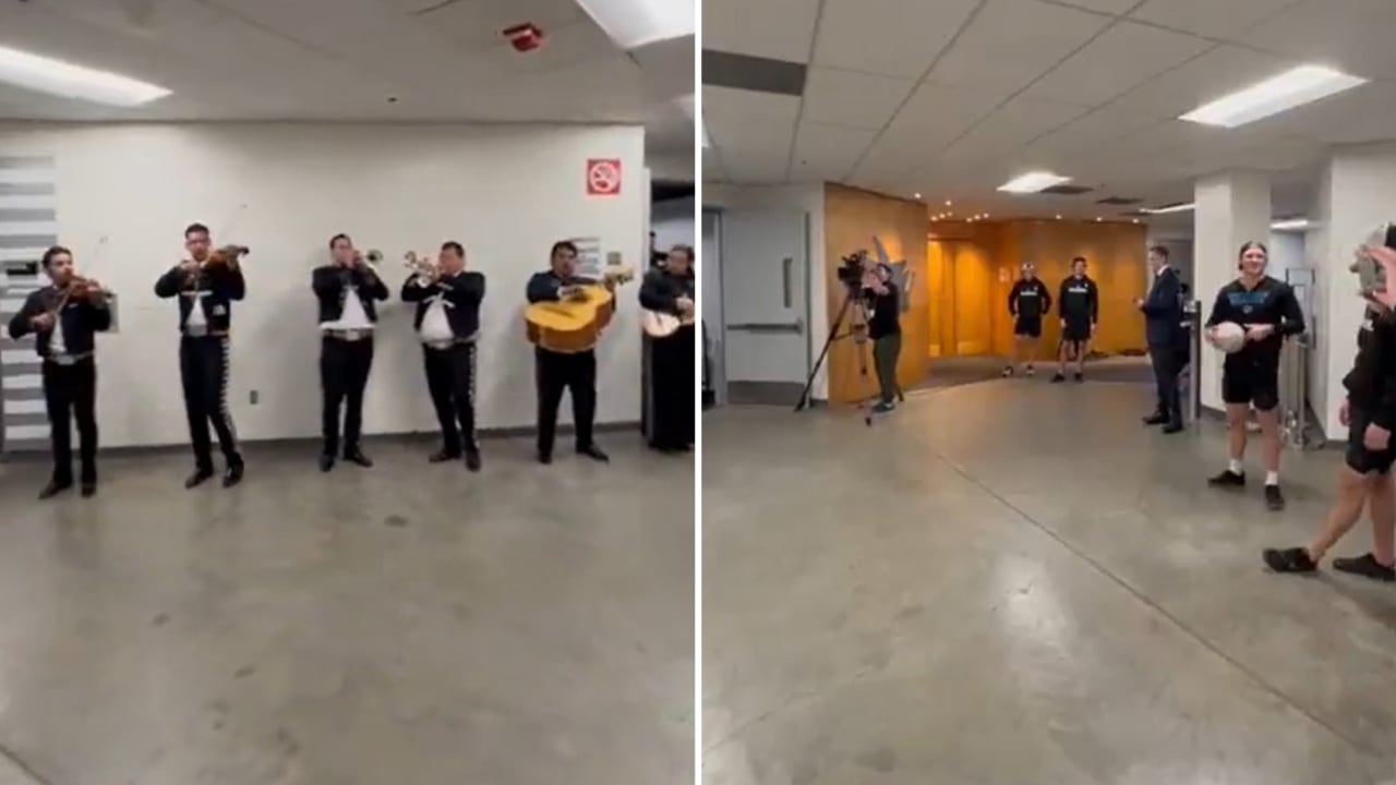 Sharks serenaded by mariachi band during pregame soccer | NHL.com