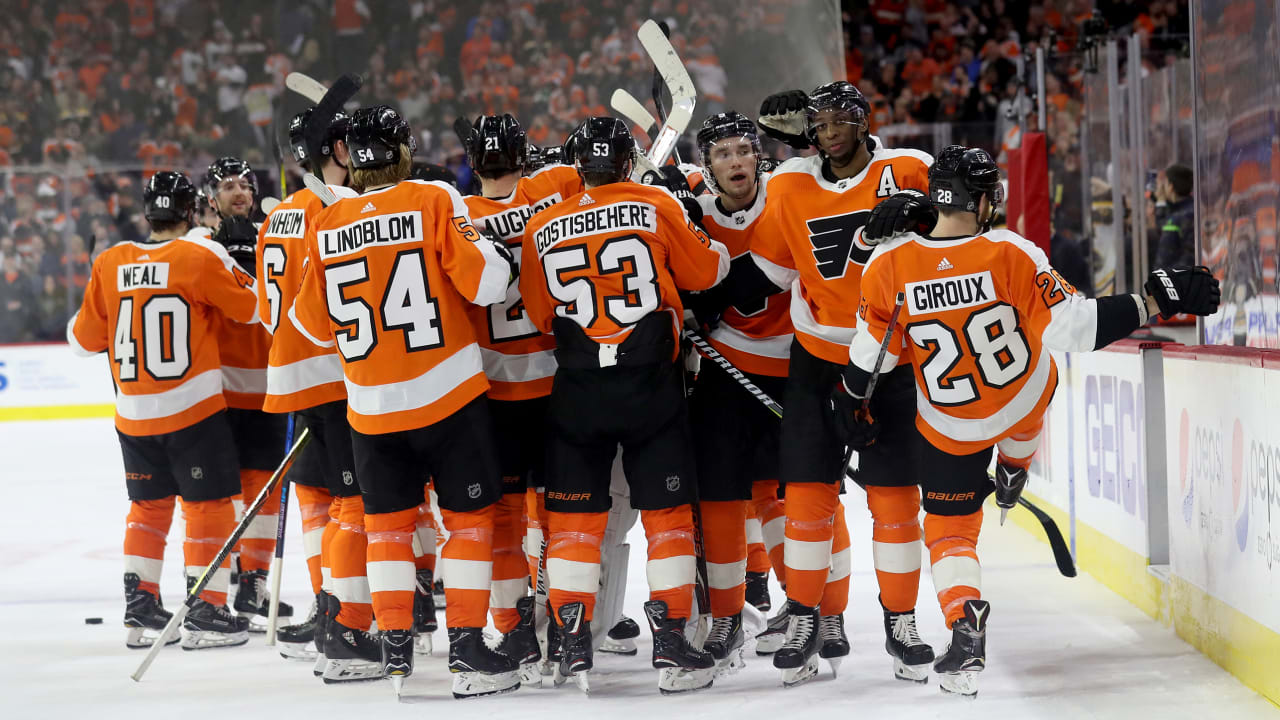 Giroux, Flyers gain in Metropolitan with OT win against Bruins