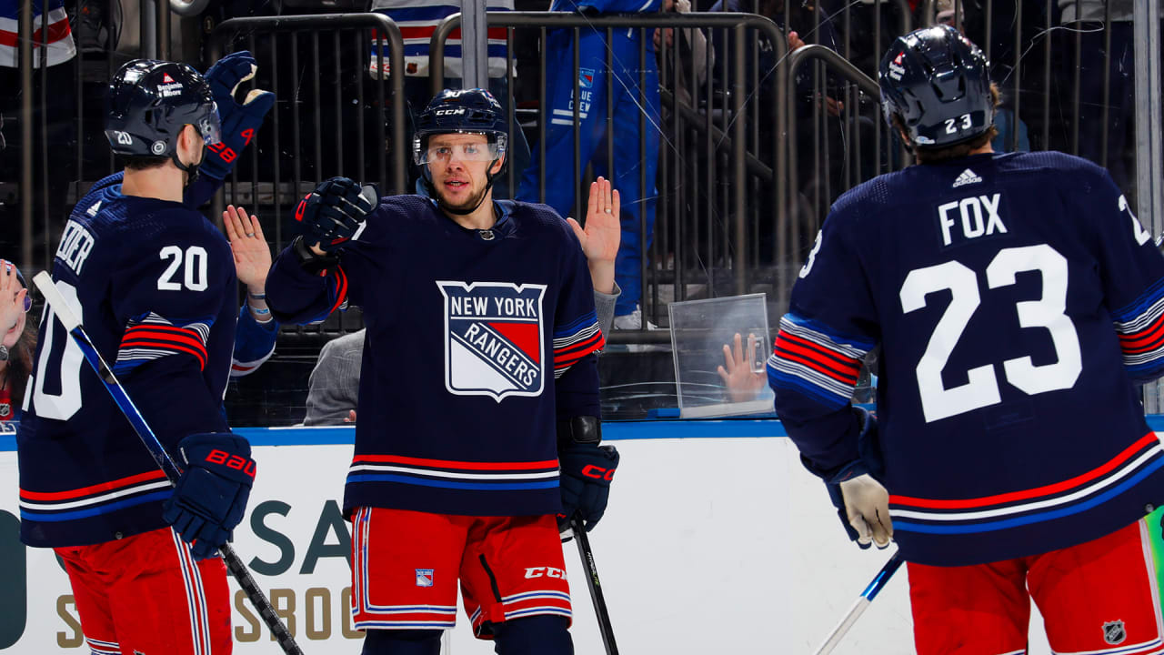 Panarin doubles lead with power-play goal | NHL.com