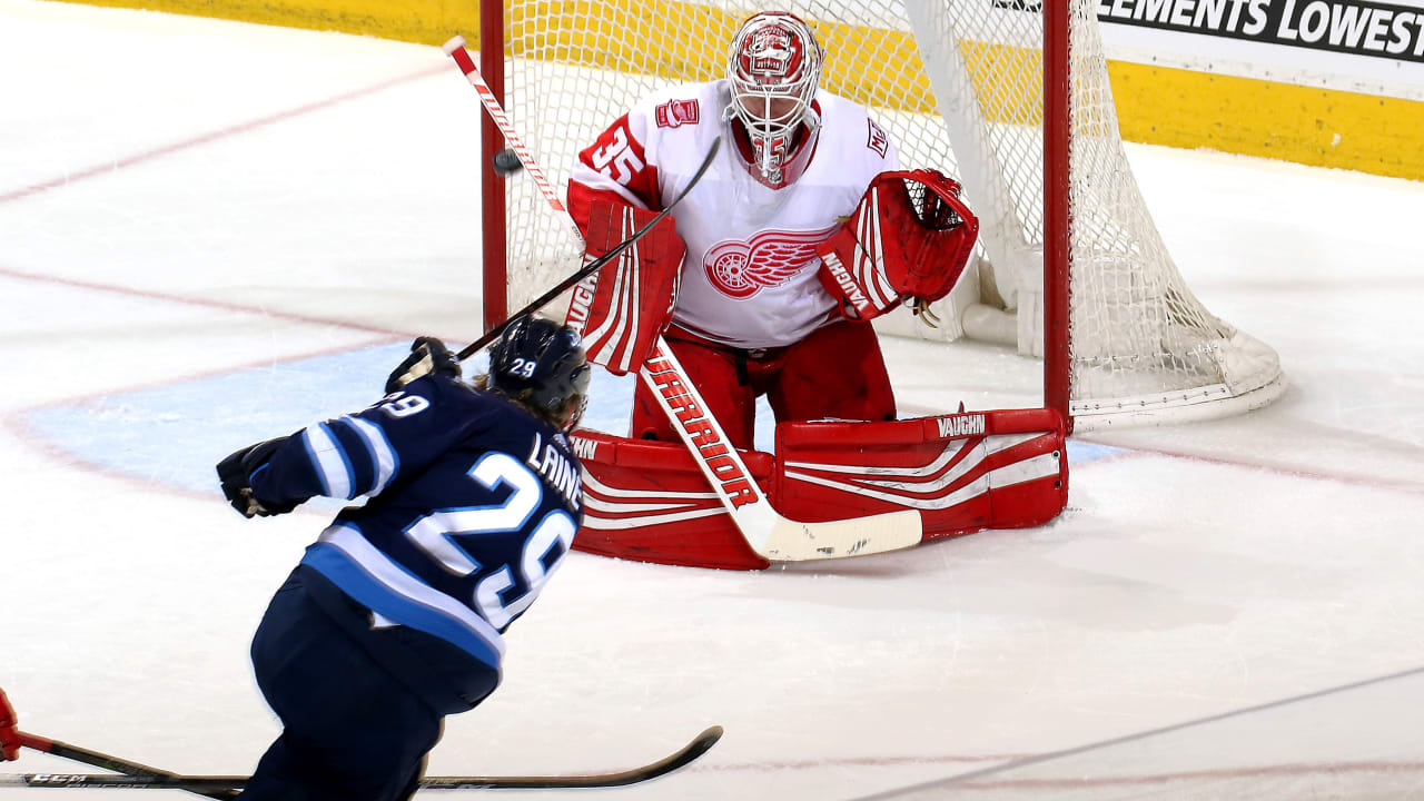 Byfuglien's late goal gives Jets 2-1 win over Red Wings