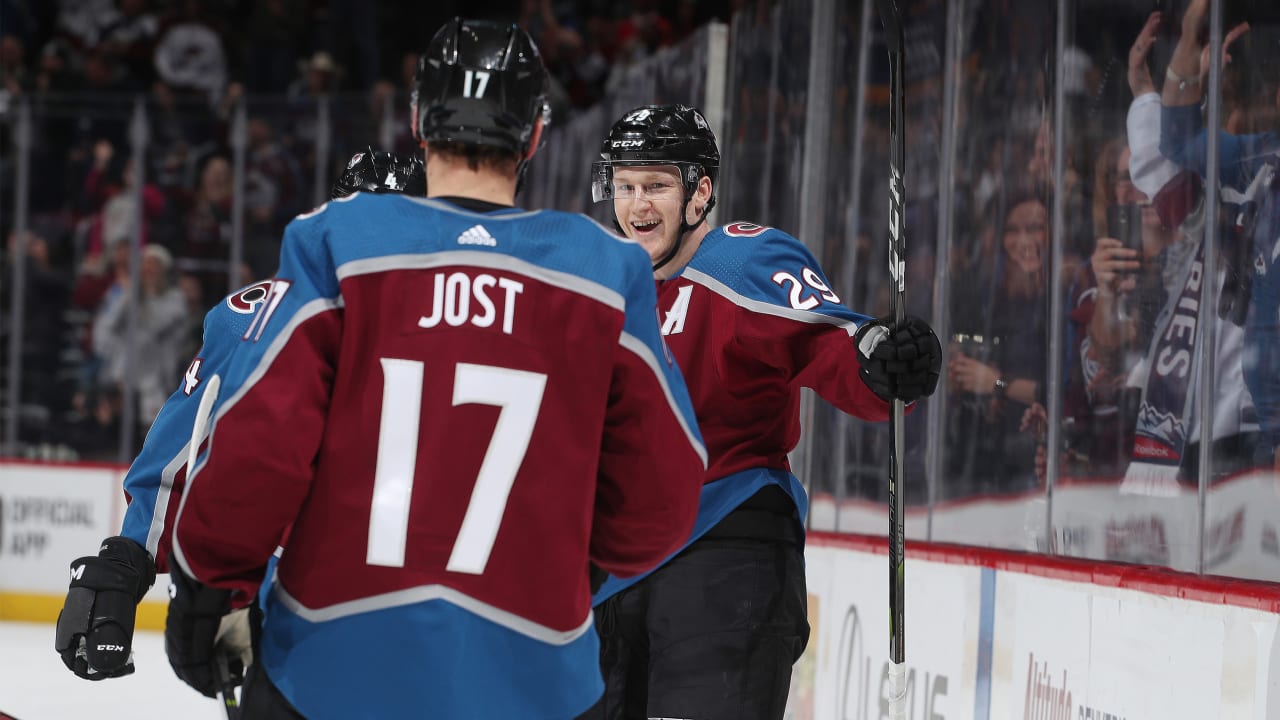 Avalanche score seven against Wild