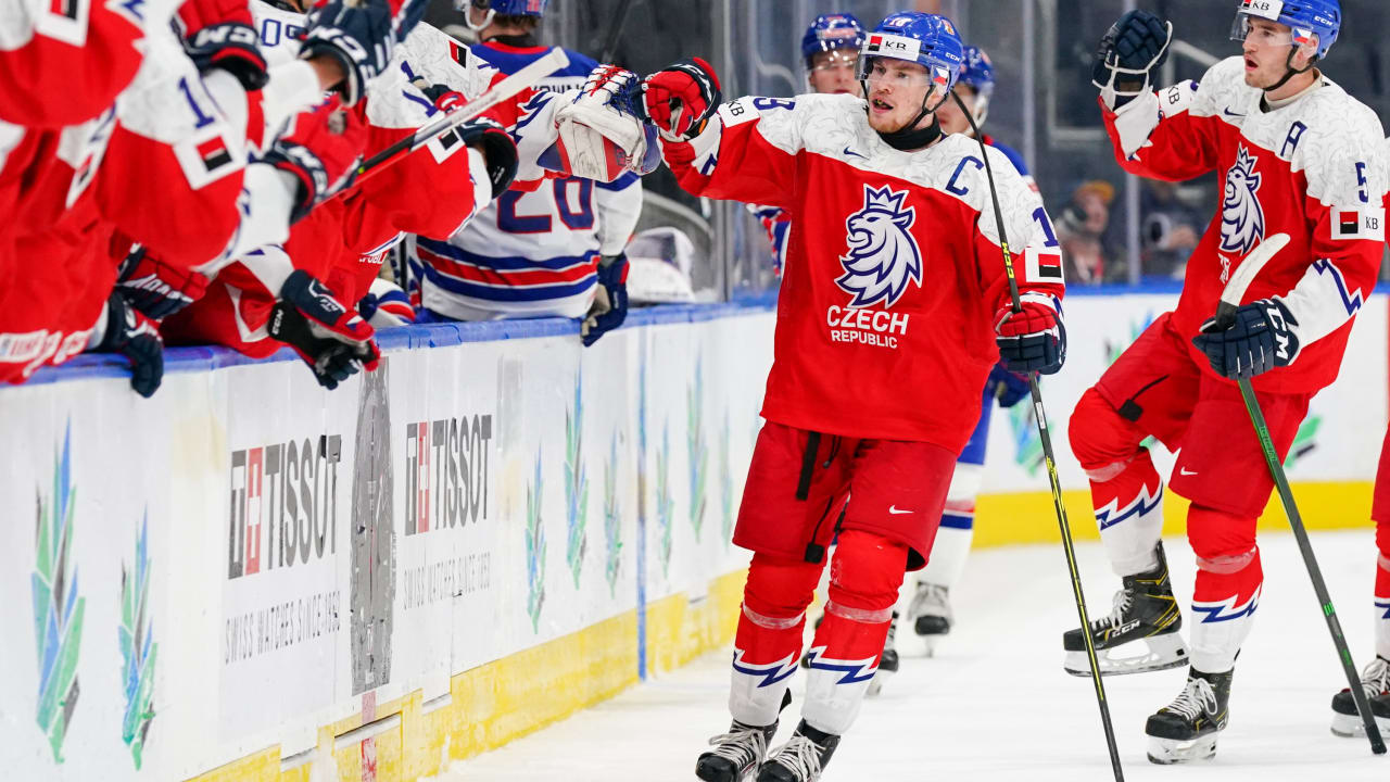 Mysak scores, Czechia advances to semis at WJC