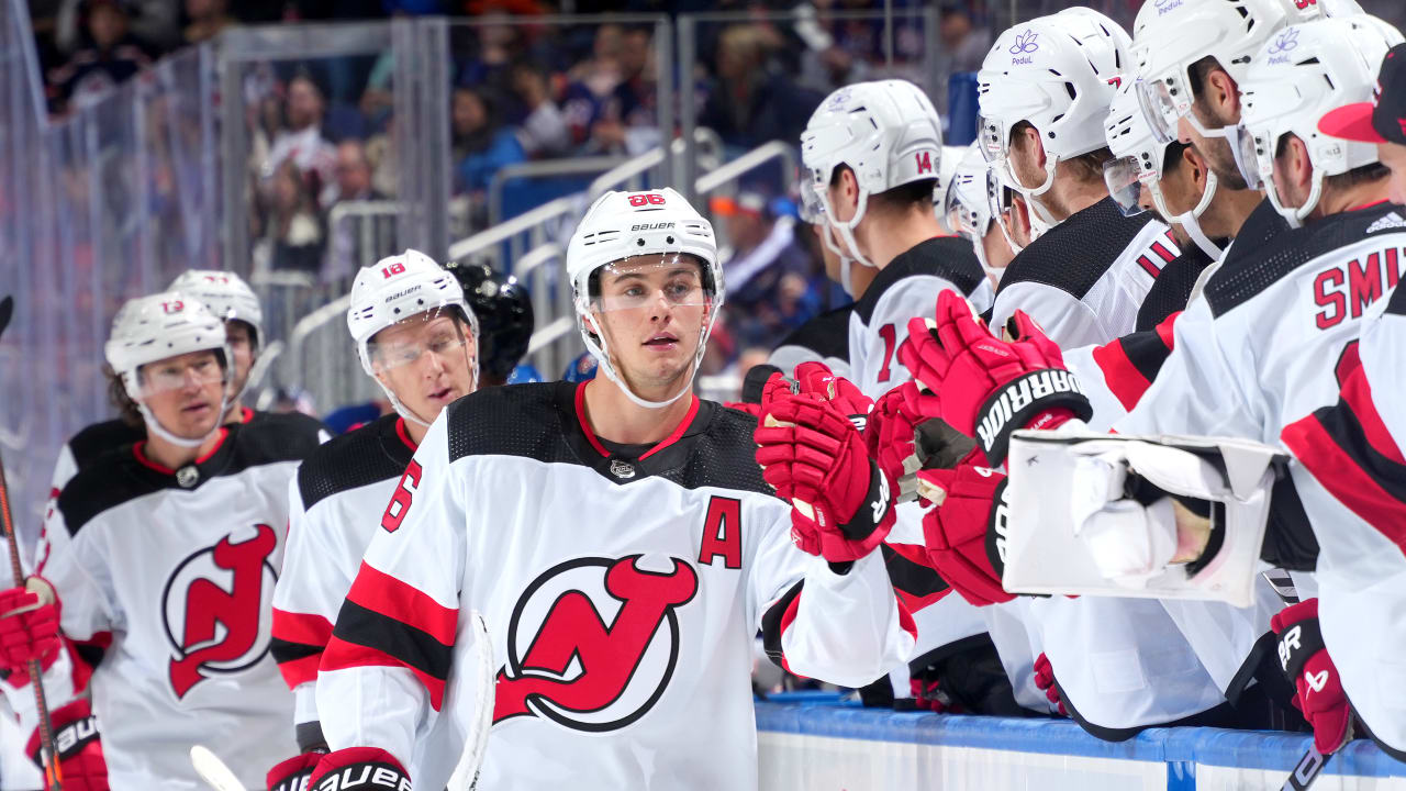 Jack Hughes Dominant Dans Un Gain Des Devils Lnh Com