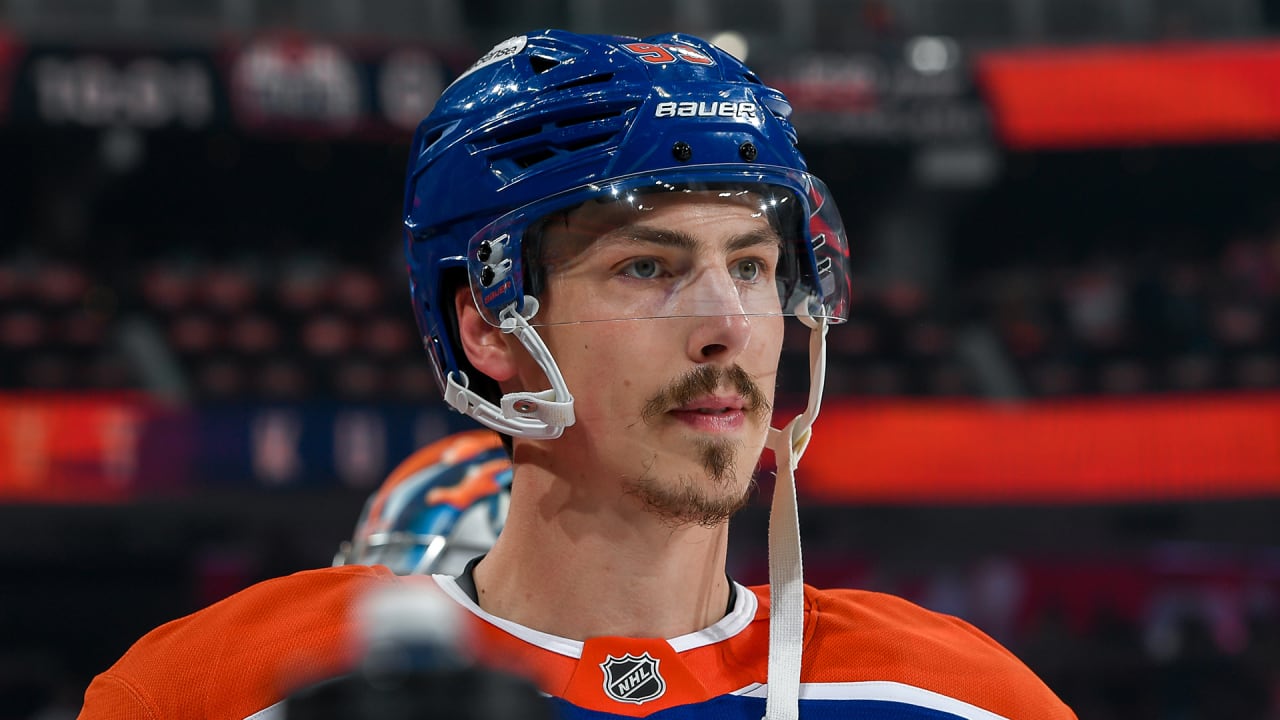  Nugent-Hopkins' Game-Time Call: Oilers Face Panthers in Crucial Game 3 Showdown 