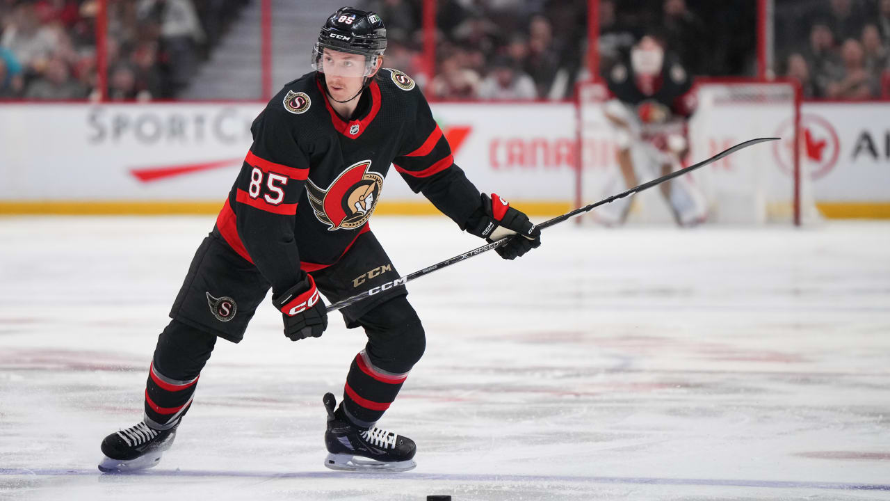Ottawa Senators sign Tim Stutzle to eight-year contract extension 