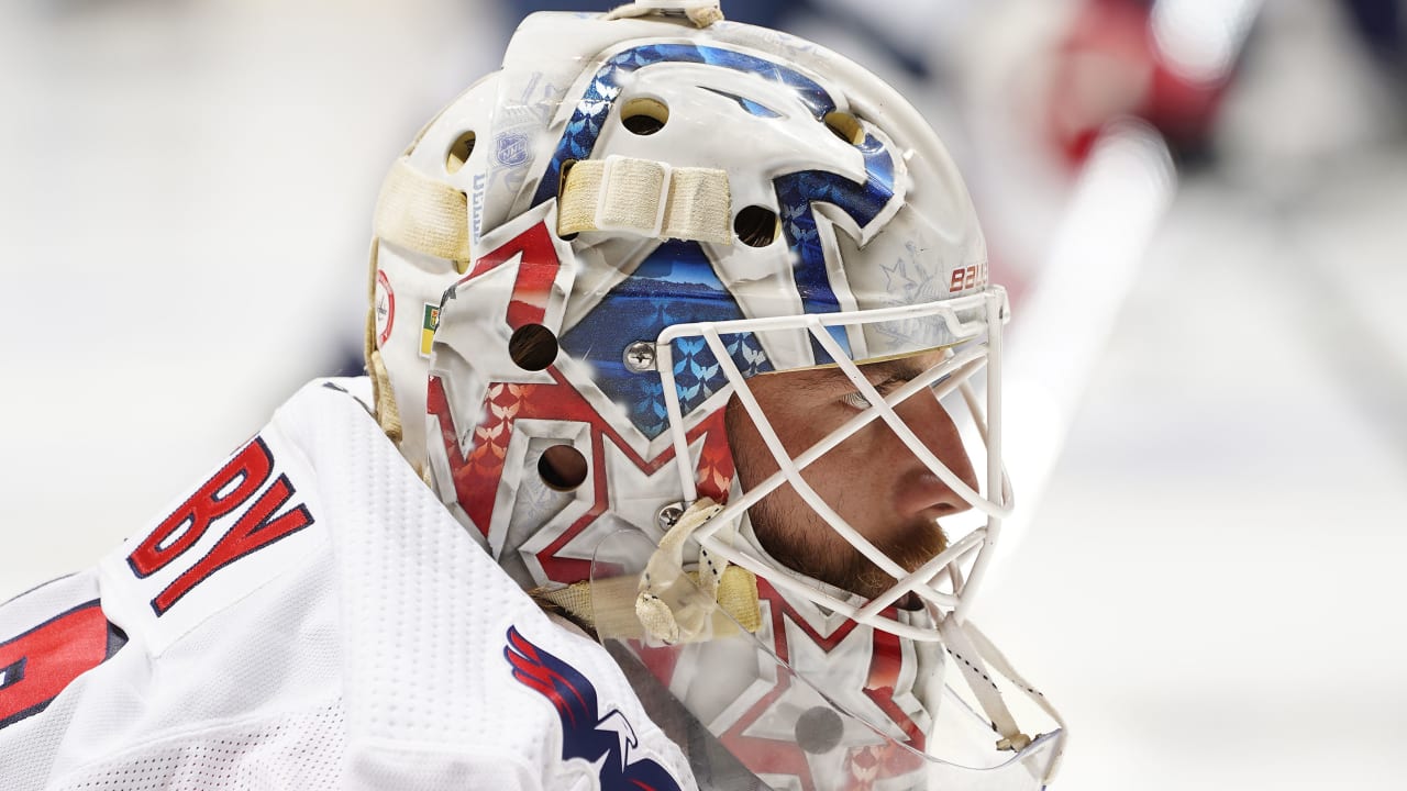 Holtby et un artiste autochtone créeront un nouveau masque | LNH.com