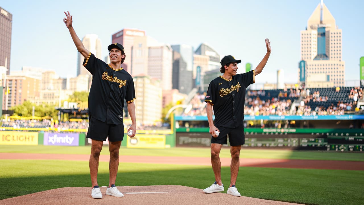 Ruck twins throw out ceremonial 1st pitch before Pirates game