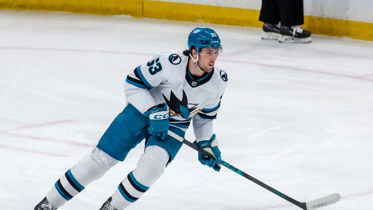 Sharks sign forward Zack Ostapchuk to a four-year contract