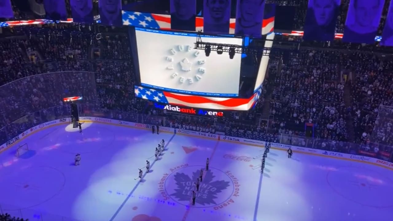 Toronto Crowd Sings U.S. National Anthem After Technical Difficulties ...