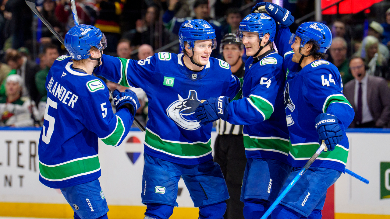 Elias Pettersson Continues to Add to His Skillset in Sophomore Season | Vancouver Canucks
