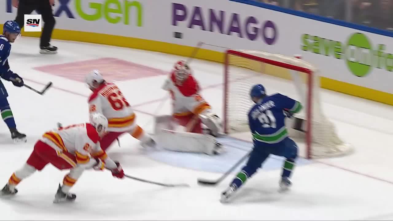 CGY@VAN: Hoglander Scores Goal Against Jacob Markstrom | Vancouver Canucks