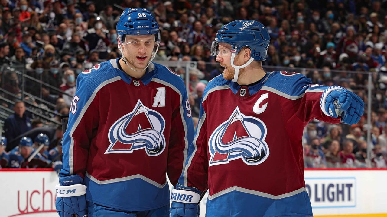 Lagkamraterna i VMhockeyn saknar Landeskog