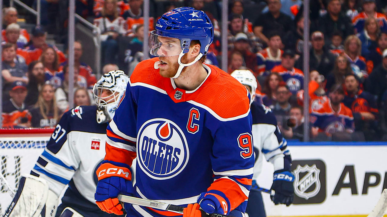 McDavid unable to finish Oilers loss with apparent injury | NHL.com