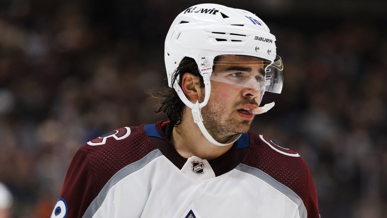 Newhook traded to Canadiens by Avalanche NHL