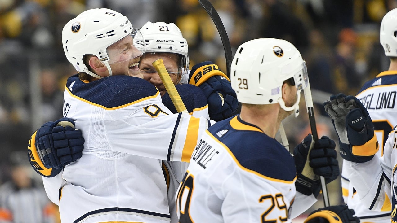 Sabres score five goals in third to rally over Penguins