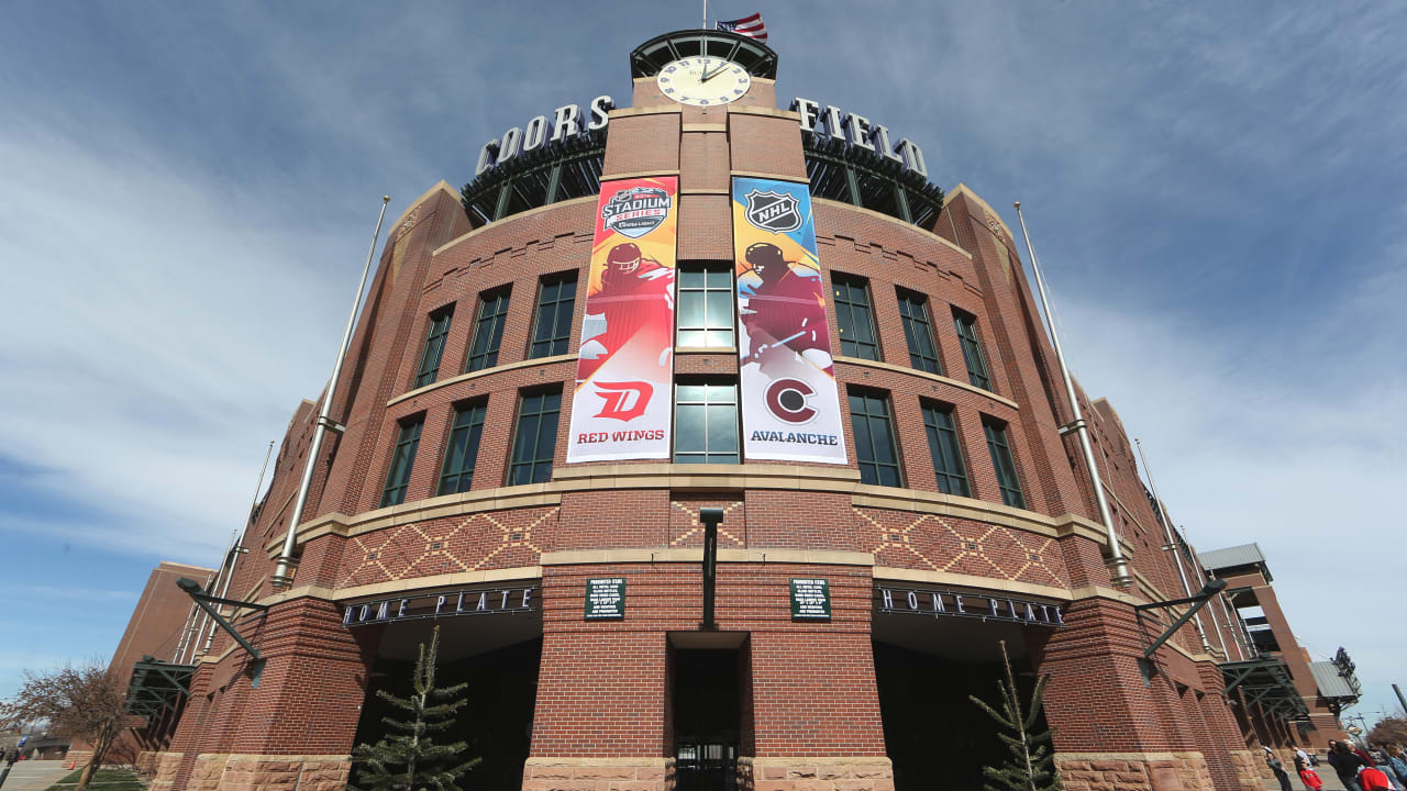 Avalanche defeat Red Wings in Stadium Series alumni game 