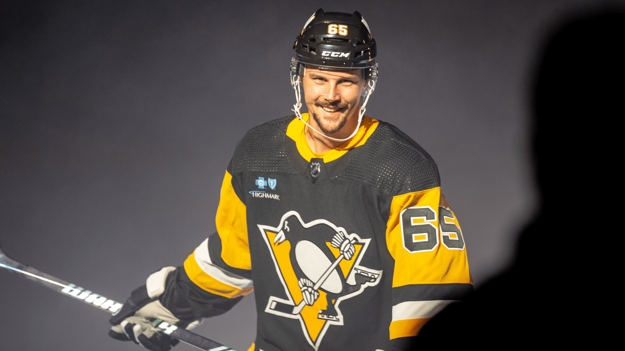 Pittsburgh Penguins Will Wear Winter Classic Jersey in Two More Games - The  Hockey News Pittsburgh Penguins News, Analysis and More