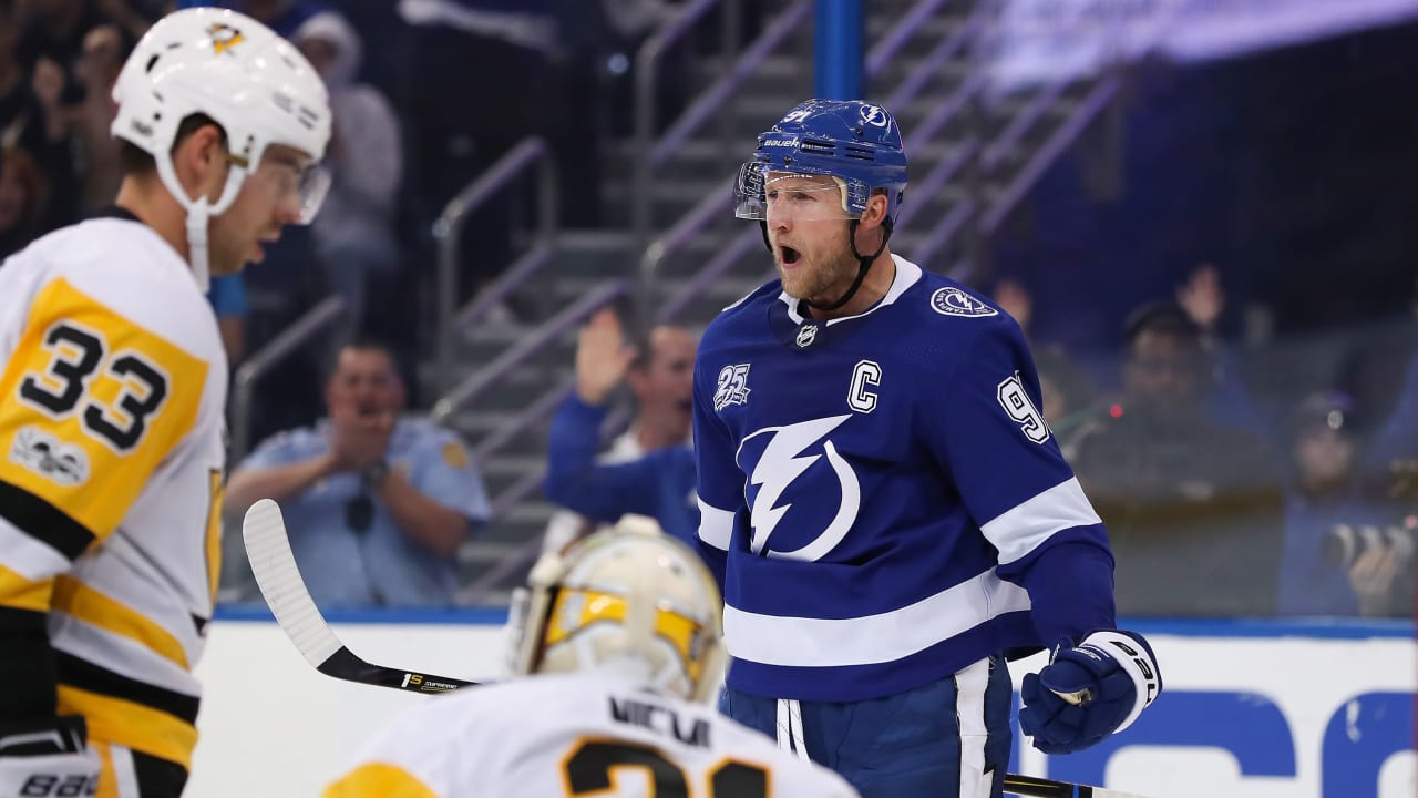 Steven Stamkos thriving in different role with Lightning