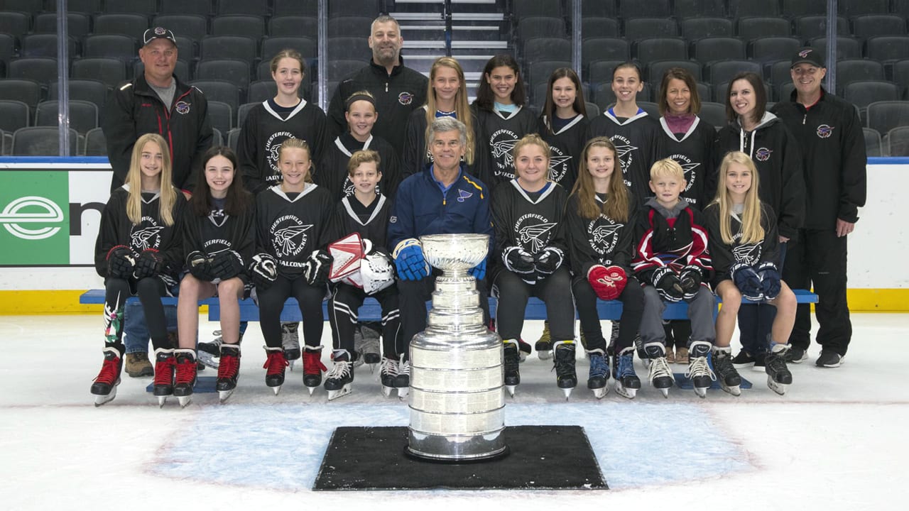 blues-chairman-hosts-48-youth-hockey-clubs-for-day-with-stanley-cup