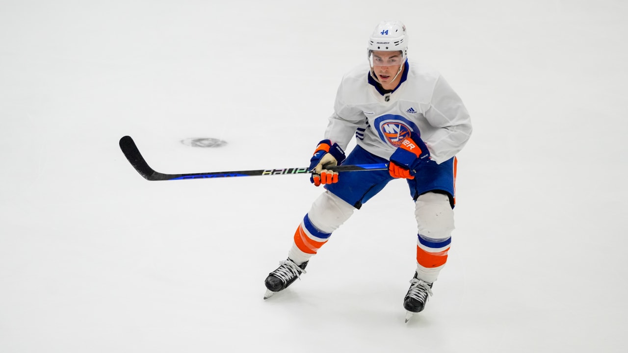 Islanders look to keep Bruins' number this season behind JG Pageau