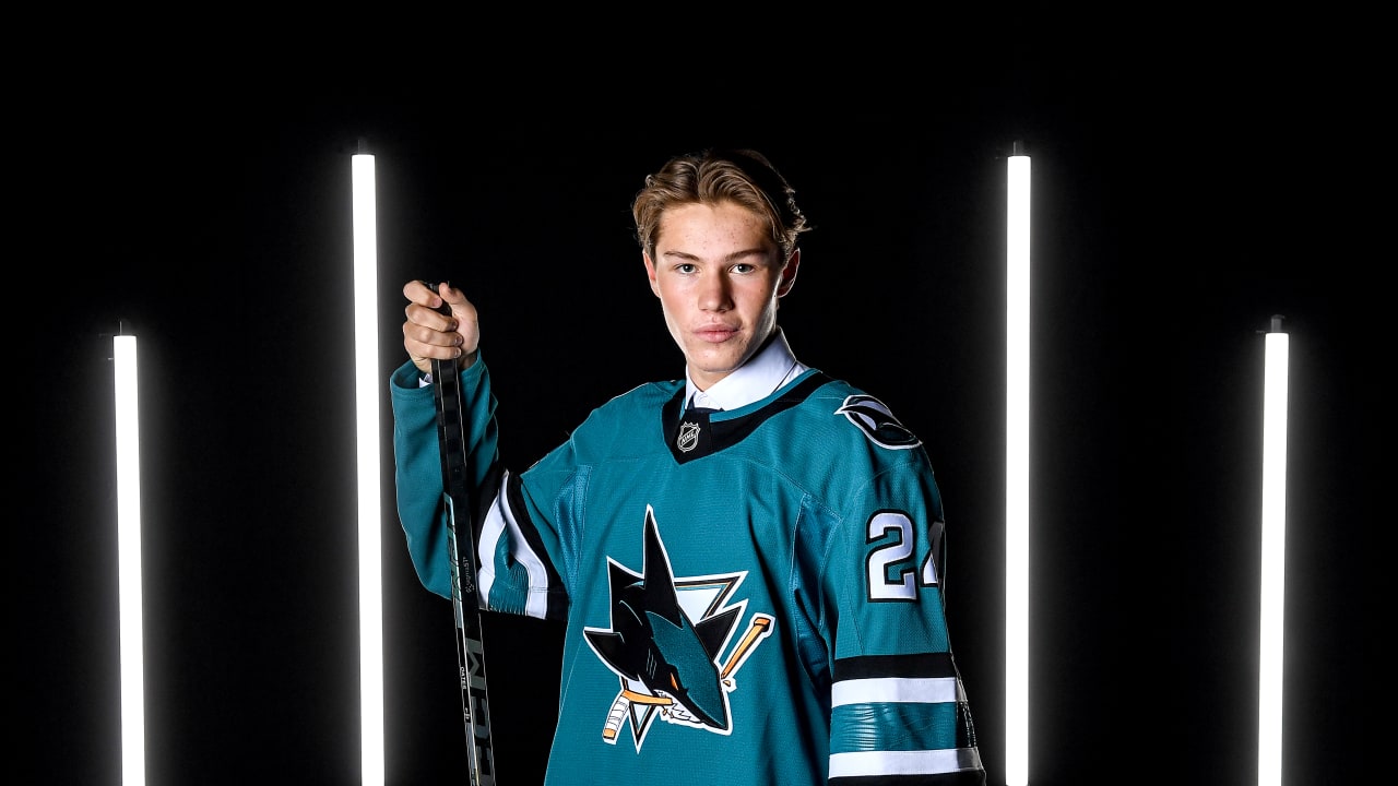 Sharks sign defenseman Leo Sahlin Wallenius to entry-level contract | San Jose Sharks