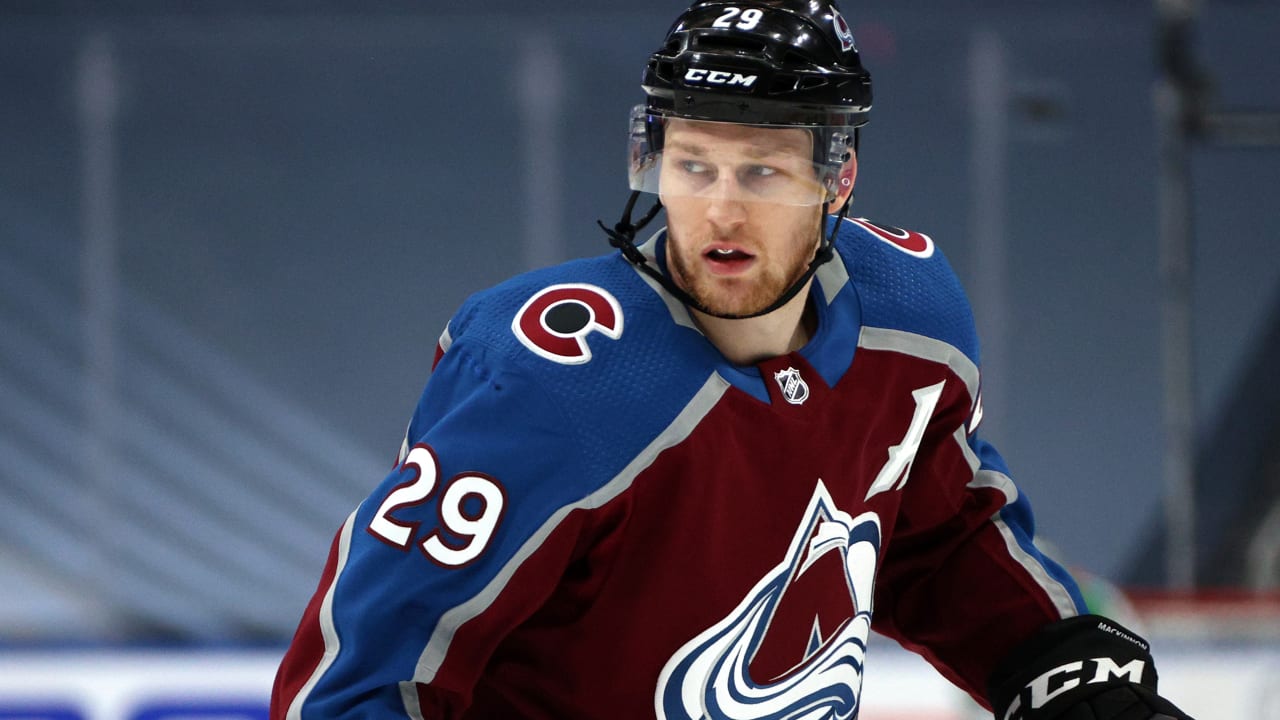 MacKinnon says Avalanche may be favorites to win Stanley Cup