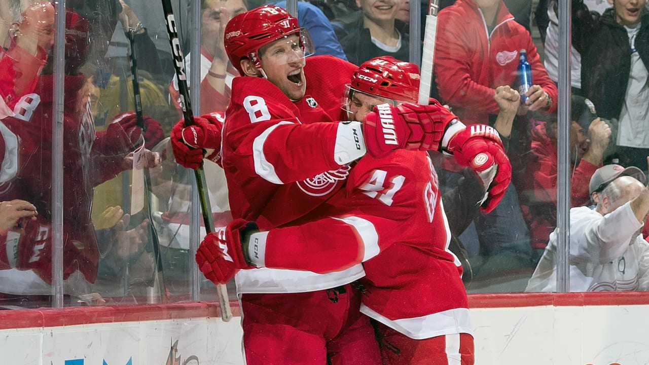 Panthers win fourth straight, top Red Wings 3-2 in OT