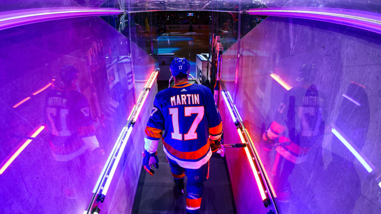 Islanders' Matt Martin has built 900-game career on staying