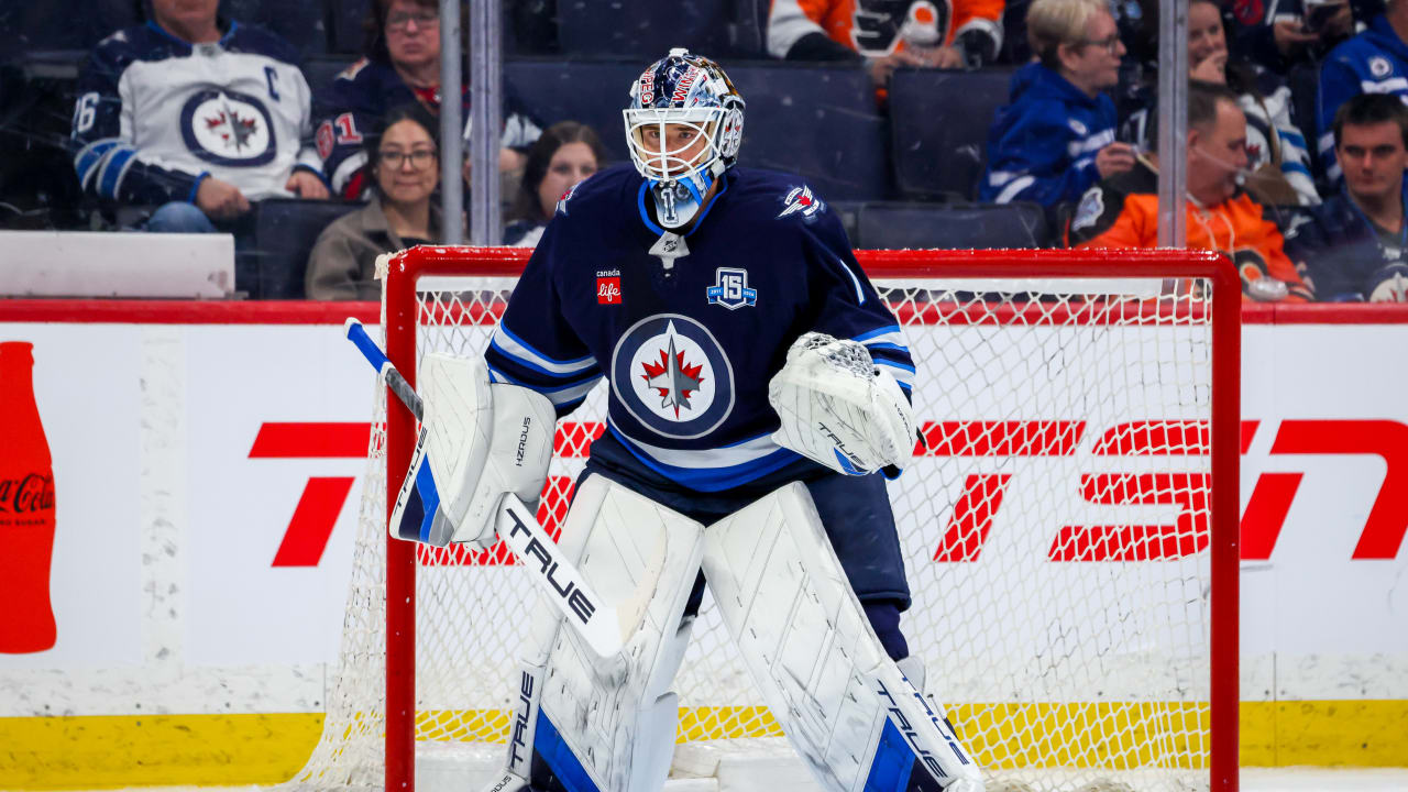 Sharks sign goaltender Eric Comrie to two-year contract