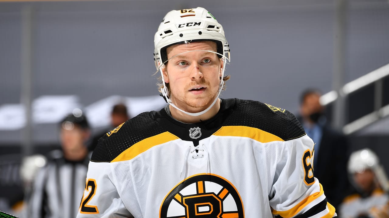 Oskar Steen And Additional Staff Member Placed In COVID-19 Protocol |  Boston Bruins