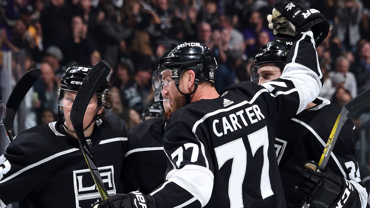 Dustin Brown's hat trick leads Kings past Blackhawks