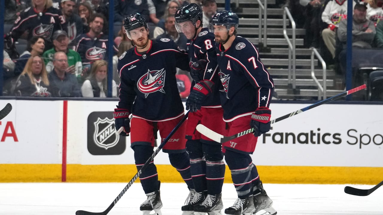 Werenski leaves Blue Jackets season opener with knee injury