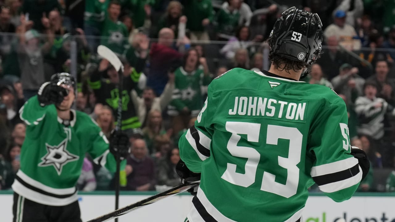 Johnston’s Spectacular Performance Leads Stars to Victory: A Game-Changing Night in Hockey