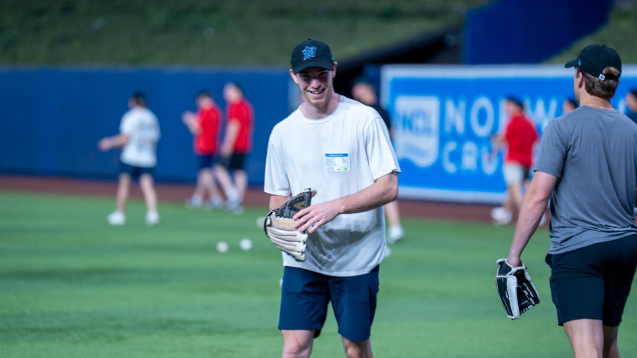 Panthers prospects enjoy trip to Marlins game during D-Camp | Florida Panthers